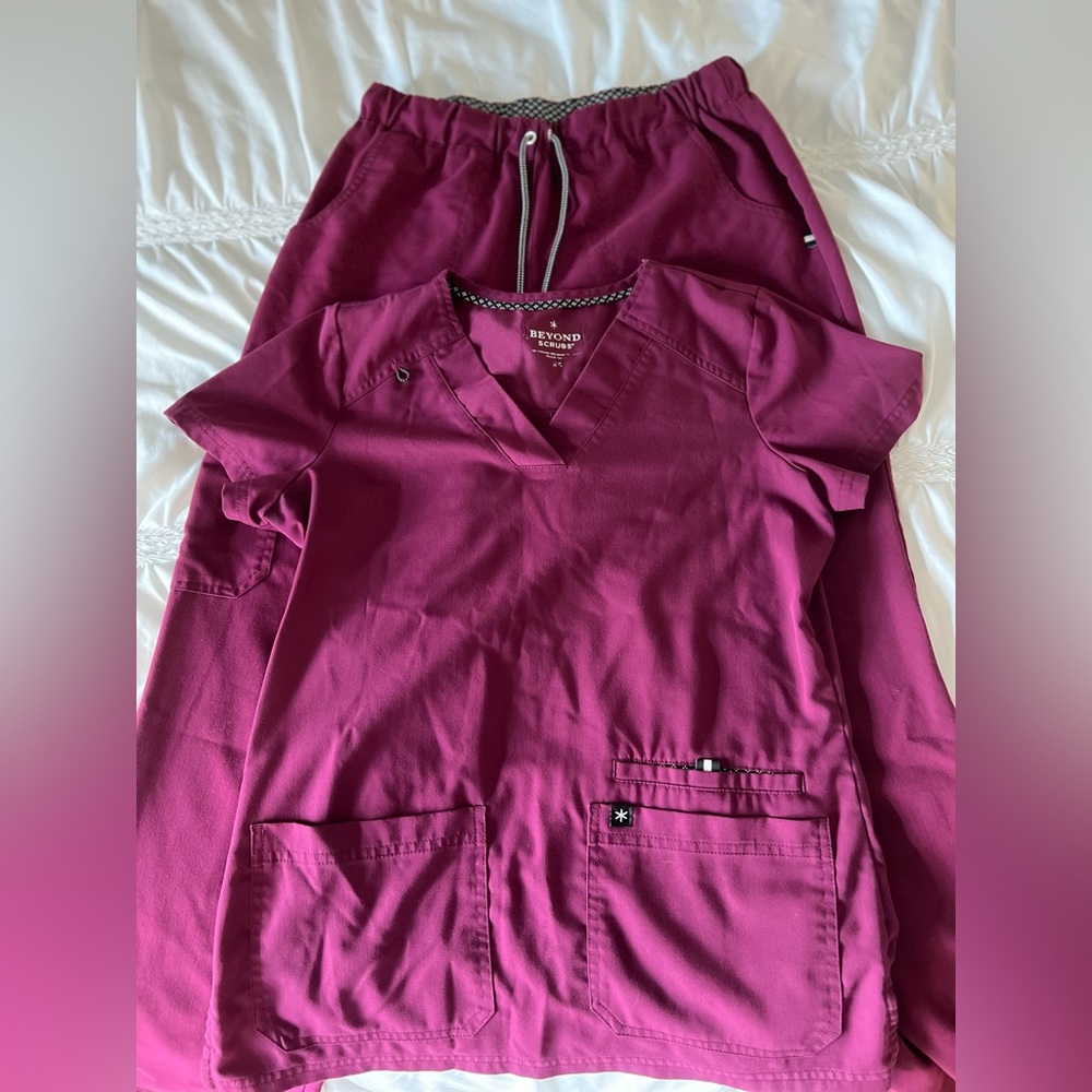 Beyond Scrubs Scrub Set